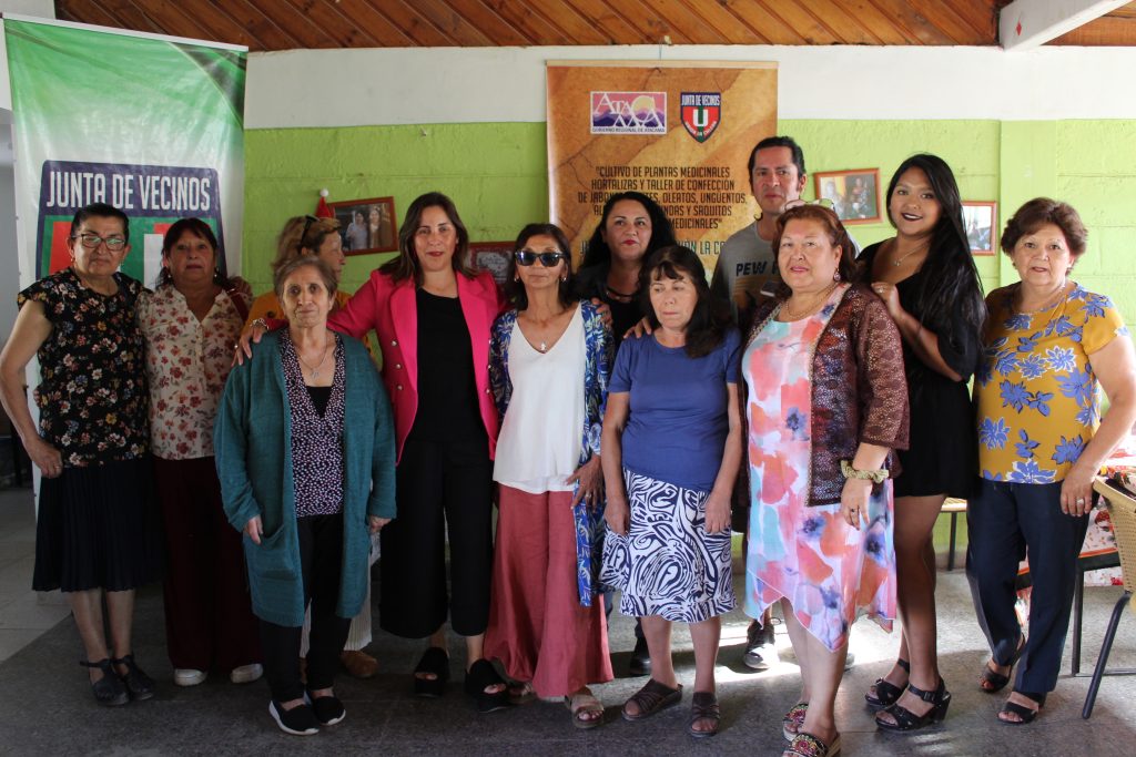 Mujeres de Tierra Amarilla terminaron curso de medicina ancestral